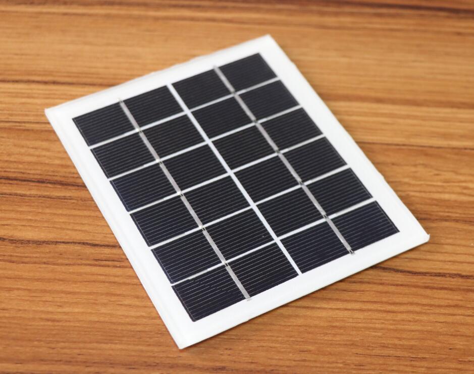 Apple and Samsung have made a bet. How far is the solar cell phone from us?